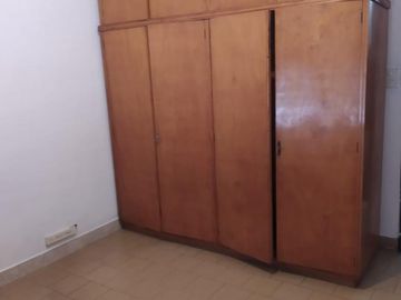 Vendo amplia casa En Merlo, precio total: U$S 120.000