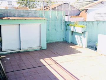 EXCELENTE CASA EN LOTE PROPIO 5 AMBIENTES- Florida Oeste
