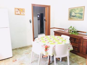 EXCELENTE CASA EN LOTE PROPIO 5 AMBIENTES- Florida Oeste
