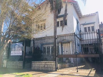 EXCELENTE CASA EN LOTE PROPIO 5 AMBIENTES- Florida Oeste
