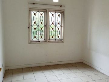 Rumah Lebar 9 Lokasi Terdepan di Bulevar Hijau Harapan Indah Bekasi