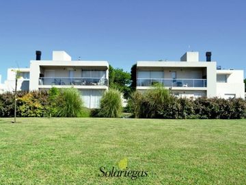 EN VENTA DPTO DE CATEGORÍA COMPLEJO SOLARIEGAS