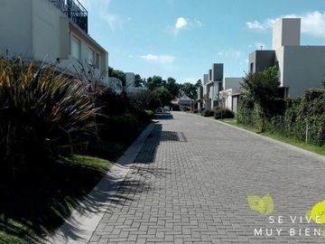 EN VENTA DPTO DE CATEGORÍA COMPLEJO SOLARIEGAS