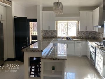 CASA MODERNA EN VENTA, BAJA COUNTRY CLUB ENSENADA
