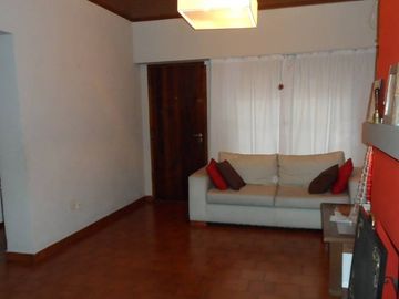 Casa  en Venta Villa Luzuriaga / La Matanza (A008 739)