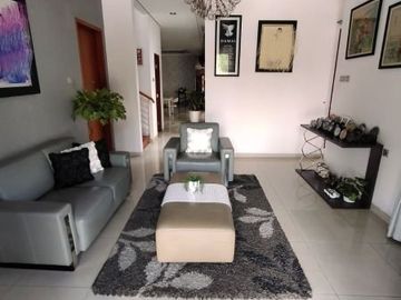 DIJUAL CEPAT FURNISHED RUMAH MEWAH MODERN MINIMALIS DI PERUMAHAN ELITE KOTA WISATA CIBUBUR