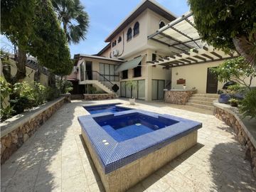 SE VENDE CASA EN LA ALAMEDA