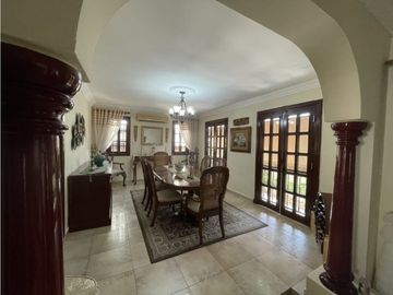 SE VENDE CASA EN LA ALAMEDA