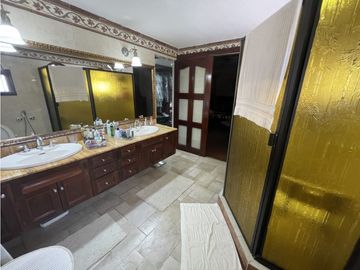 SE VENDE CASA EN LA ALAMEDA