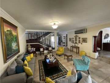 SE VENDE CASA EN LA ALAMEDA