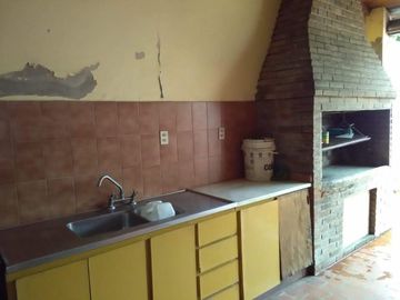 CASA 4 AMBIENTES AMPLIOS