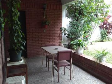 CASA 4 AMBIENTES AMPLIOS