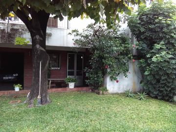 CASA 4 AMBIENTES AMPLIOS