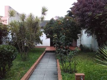 CASA 4 AMBIENTES AMPLIOS