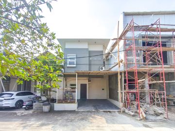 Rumah 2 Lantai SHM 6 Menit ke RS.Permata Pamulang Bebas Banjir J-44113
