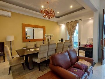 RUMAH ISTIMEWA at Jl KEMANG DALAM, JAKSEL dgn S.POOL