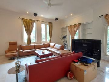 RUMAH ISTIMEWA at Jl KEMANG DALAM, JAKSEL dgn S.POOL
