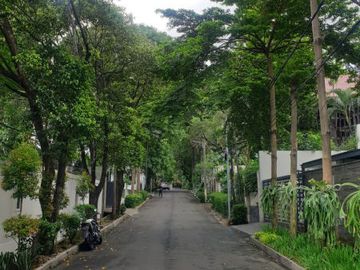 RUMAH ISTIMEWA at Jl KEMANG DALAM, JAKSEL dgn S.POOL