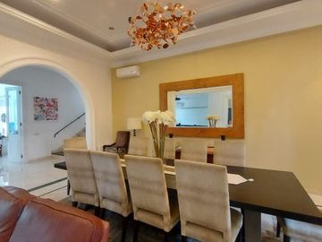 RUMAH ISTIMEWA at Jl KEMANG DALAM, JAKSEL dgn S.POOL