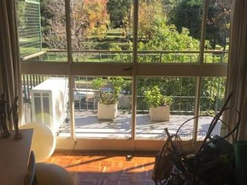 Apto profesional. 4 ambientes   dependencia de servio y baulera de 15 metros