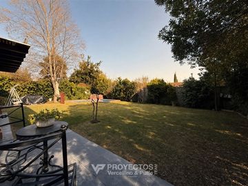 Casa en venta de 4 dorm. en Colina