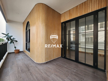 DIJUAL RUMAH BARU DI DAERAH AMPERA KEMANG JAKARTA SELATAN