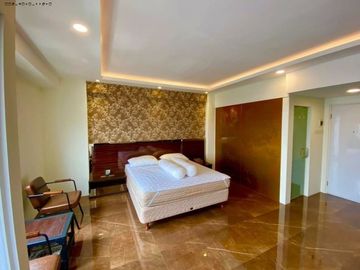Apt. Puncak Dharmahusada View City Fully renovated with mini bar