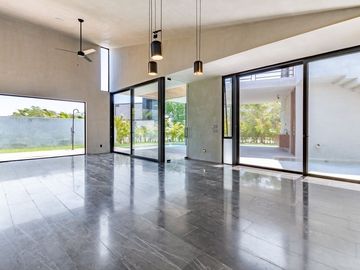 Exclusiva casa en renta y/o venta en Yucatán Country Club