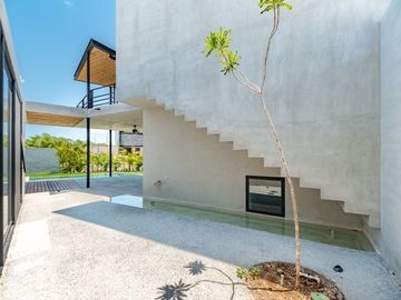 Exclusiva casa en renta y/o venta en Yucatán Country Club