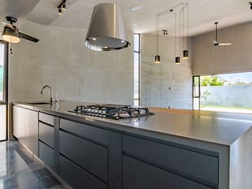 Exclusiva casa en renta y/o venta en Yucatán Country Club