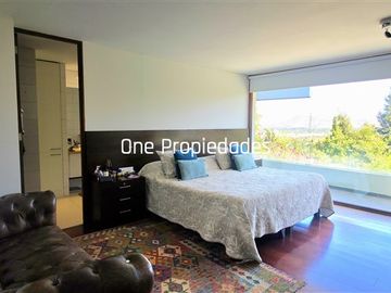 Yunque Venta Duplex 4D4B Estar Serv Jardin Pisc Lo Barnechea