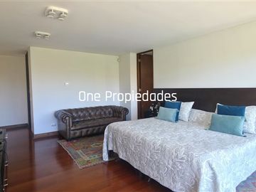 Yunque Venta Duplex 4D4B Estar Serv Jardin Pisc Lo Barnechea