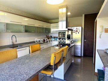 Yunque Venta Duplex 4D4B Estar Serv Jardin Pisc Lo Barnechea