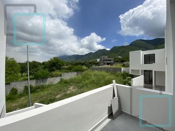 CASA EN VENTA PEDREGAL DE LA MONTAÑA ZONA CARRETERA NACIONAL MONTERREY