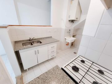 ALQUILER – DEPARTAMENTO DE 2 AMBIENTES EN DUPLEX CON BALCÓN – VILLA URQUIZA