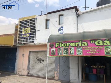 CASA EN VENTA CON 3 LOCALES COMERCIALES, AV. JOSÉ DE GÁLVEZ