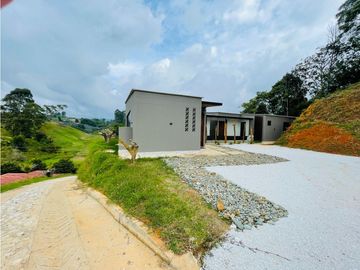 Finca en venta El carmen de viboral Sector Quirama SE ENTREGA RENTANDO