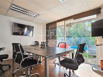 Casa en arriendo de 7D 3 B - Estadio Manquehue