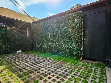 Casa en arriendo de 7D 3 B - Estadio Manquehue
