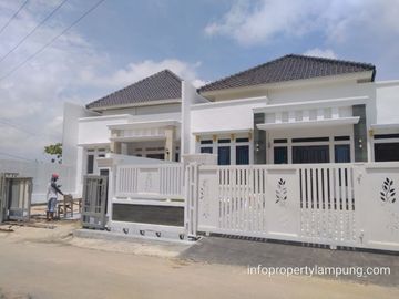 Rumah dijual di Tanjung Senang, Pinggir Jalan Aspal