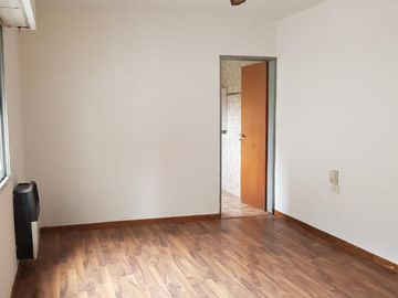 EXCELENTE CASA BIEN DISTRIBUIDA