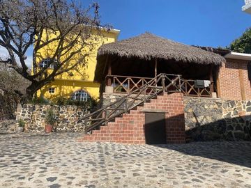 Quinta amueblada en venta, ideal para negocio