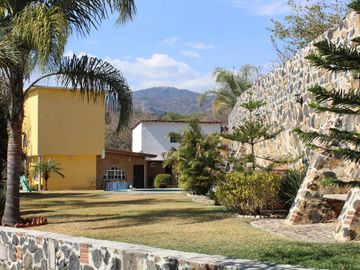 Quinta amueblada en venta, ideal para negocio