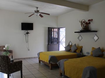 Quinta amueblada en venta, ideal para negocio