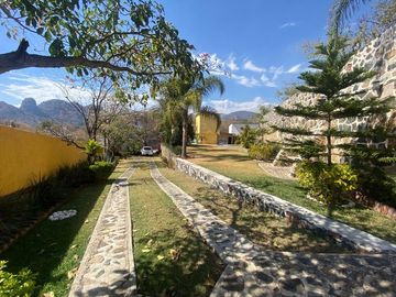 Quinta amueblada en venta, ideal para negocio