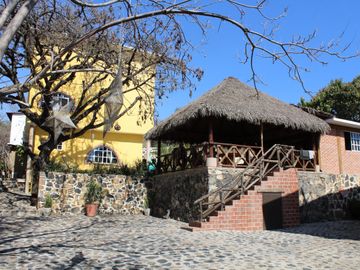 Quinta amueblada en venta, ideal para negocio