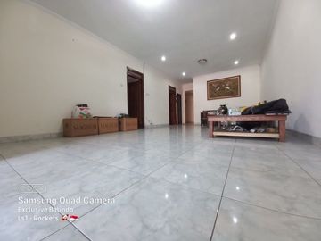 MAINROAD Rumah Antapani Di Jalan Purwakarta DKT Griya Arcamanik Bandung