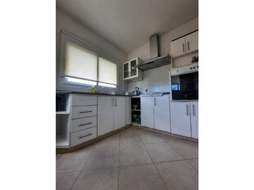 VENTA-CASA 2 DORMITORIOS-VILLA CARLOS PAZ-VISTA ÚNICA.