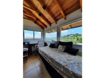 VENTA-CASA 2 DORMITORIOS-VILLA CARLOS PAZ-VISTA ÚNICA.