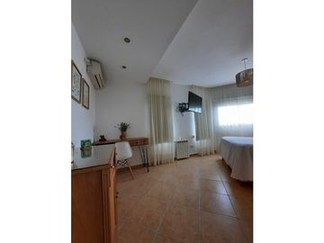 VENTA-CASA 2 DORMITORIOS-VILLA CARLOS PAZ-VISTA ÚNICA.